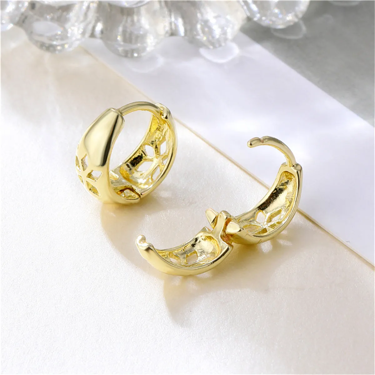 18K Gold-Plated Openwork Floral Circle Huggie Earrings
