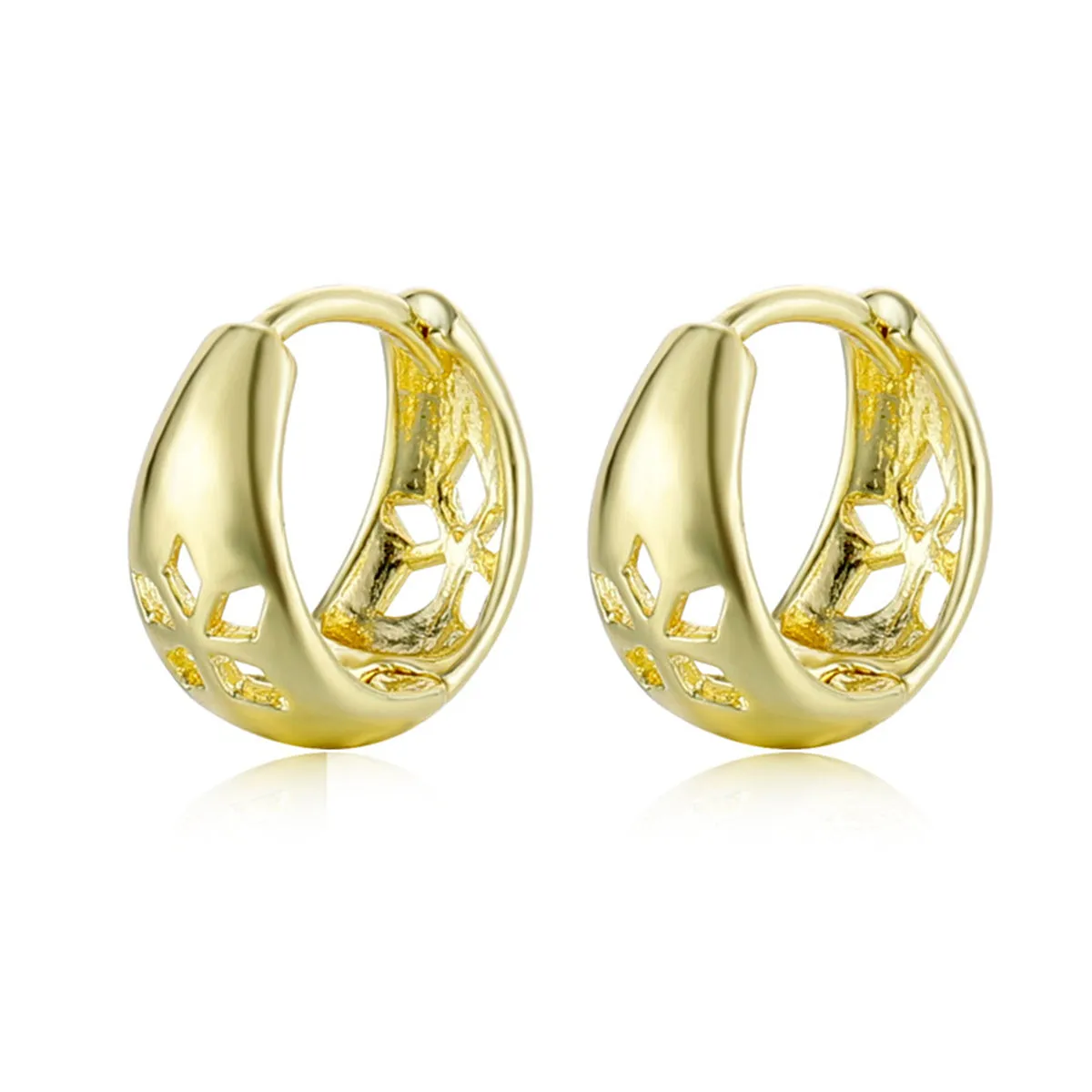 18K Gold-Plated Openwork Floral Circle Huggie Earrings