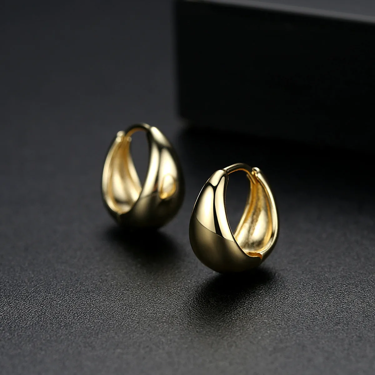 18K Gold-Plated Oval Huggie Earrings