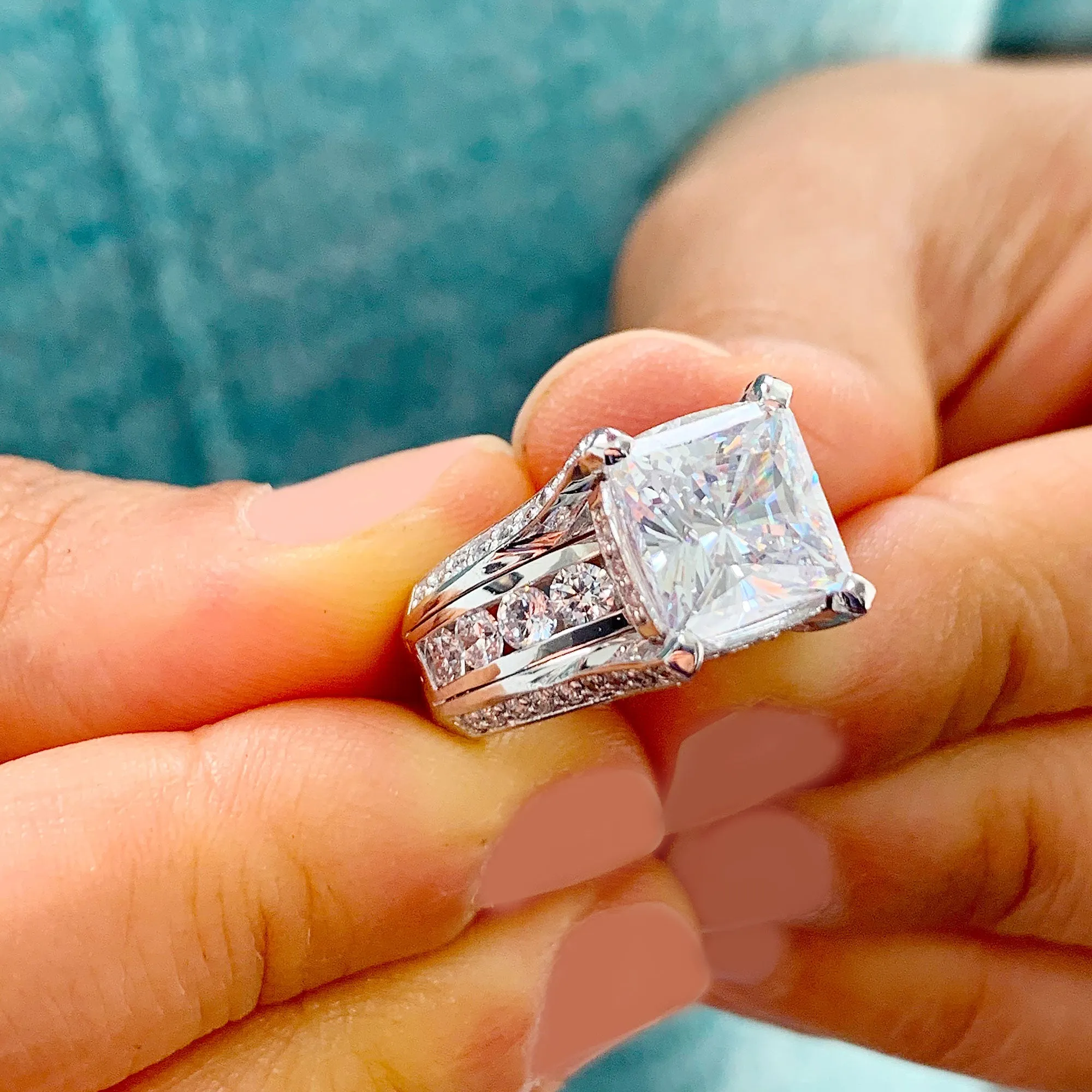BEAUTIFUL 6.50CT Women's 14k solid heavy white gold cushion cut forever one moissanite and natural round cut diamond engagement ring Wedding