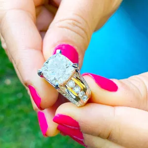 BEAUTIFUL 6.50CT Women's 14k solid white and rose gold cushion cut forever one moissanite and natural round cut diamond engagement ring