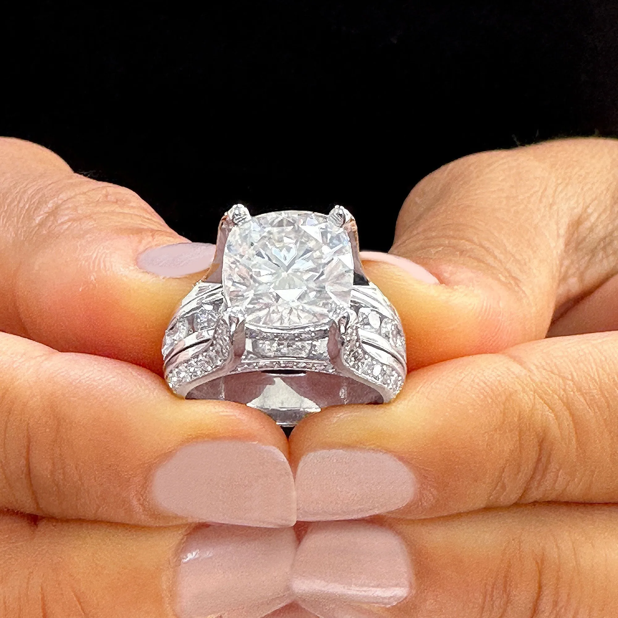 BEAUTIFUL 6.50CT Women's 14k Solid White Gold Cushion Cut Moissanite And Natural Round Cut Diamond Engagement Ring