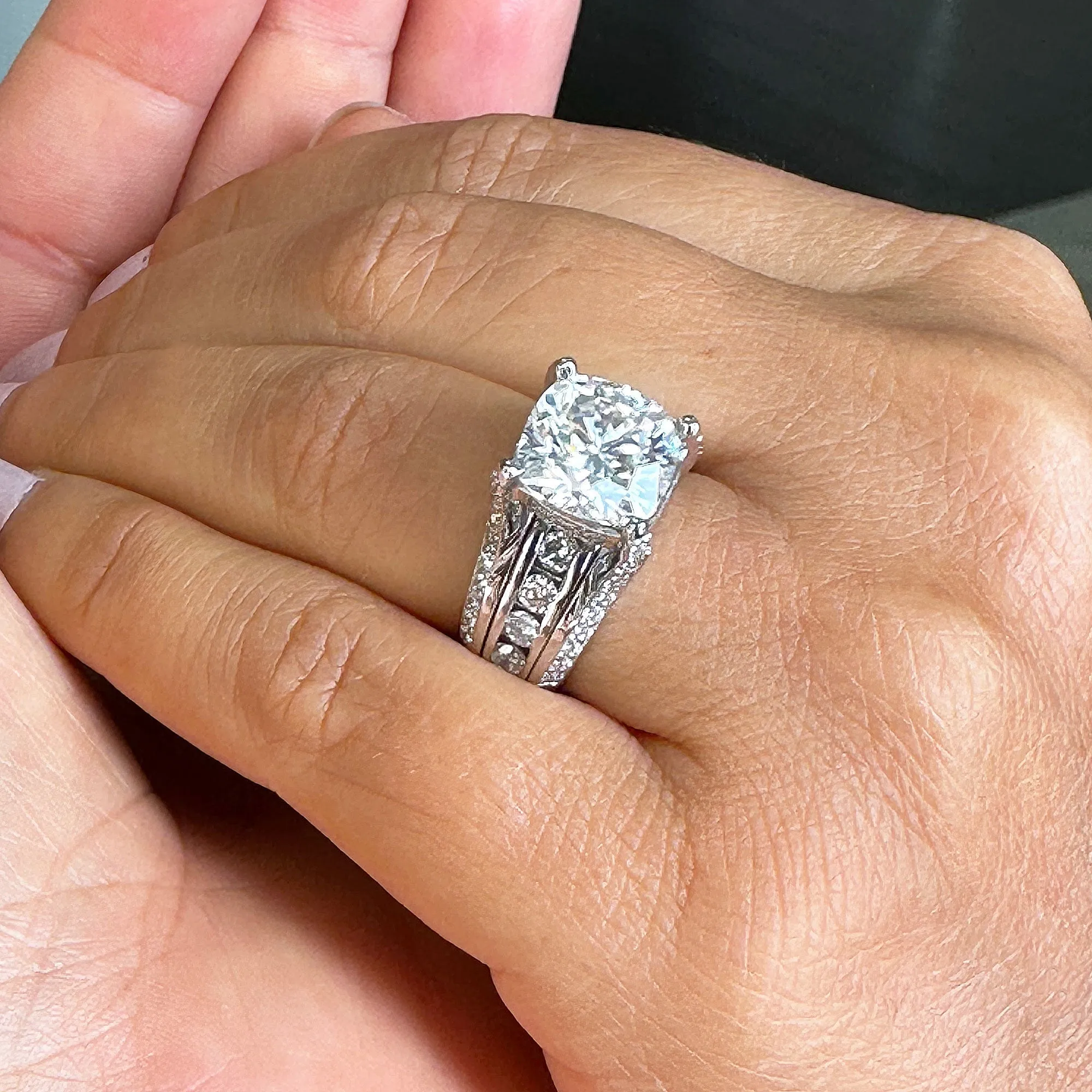 BEAUTIFUL 6.50CT Women's 14k Solid White Gold Cushion Cut Moissanite And Natural Round Cut Diamond Engagement Ring