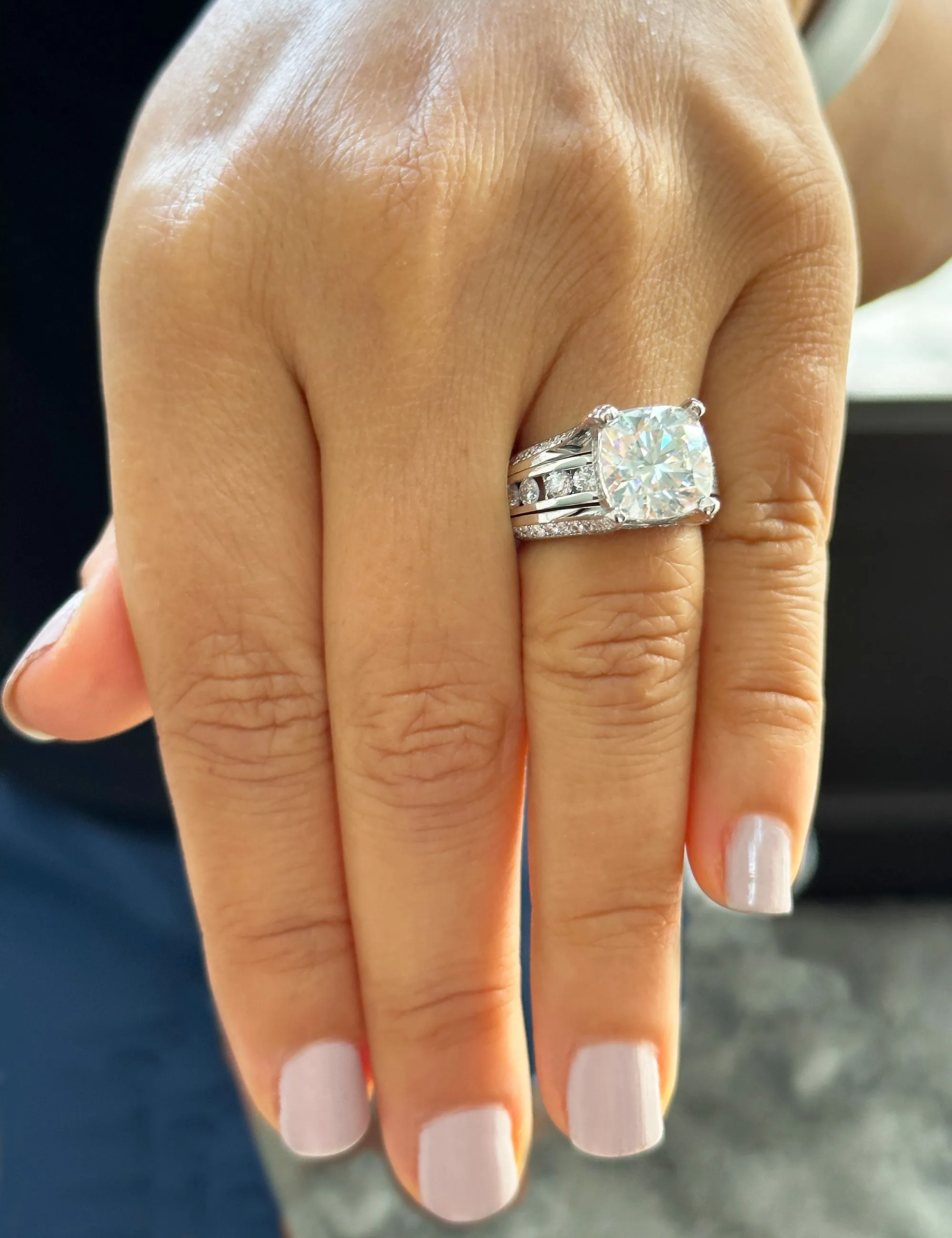 BEAUTIFUL 6.50CT Women's 14k Solid White Gold Cushion Cut Moissanite And Natural Round Cut Diamond Engagement Ring