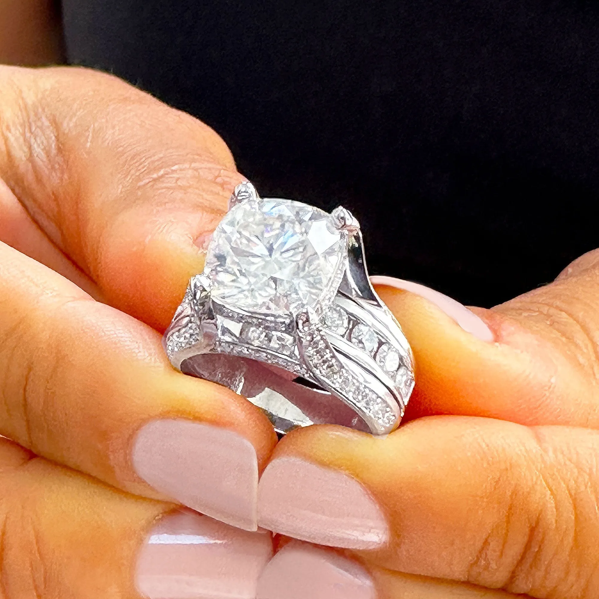 BEAUTIFUL 6.50CT Women's 14k Solid White Gold Cushion Cut Moissanite And Natural Round Cut Diamond Engagement Ring