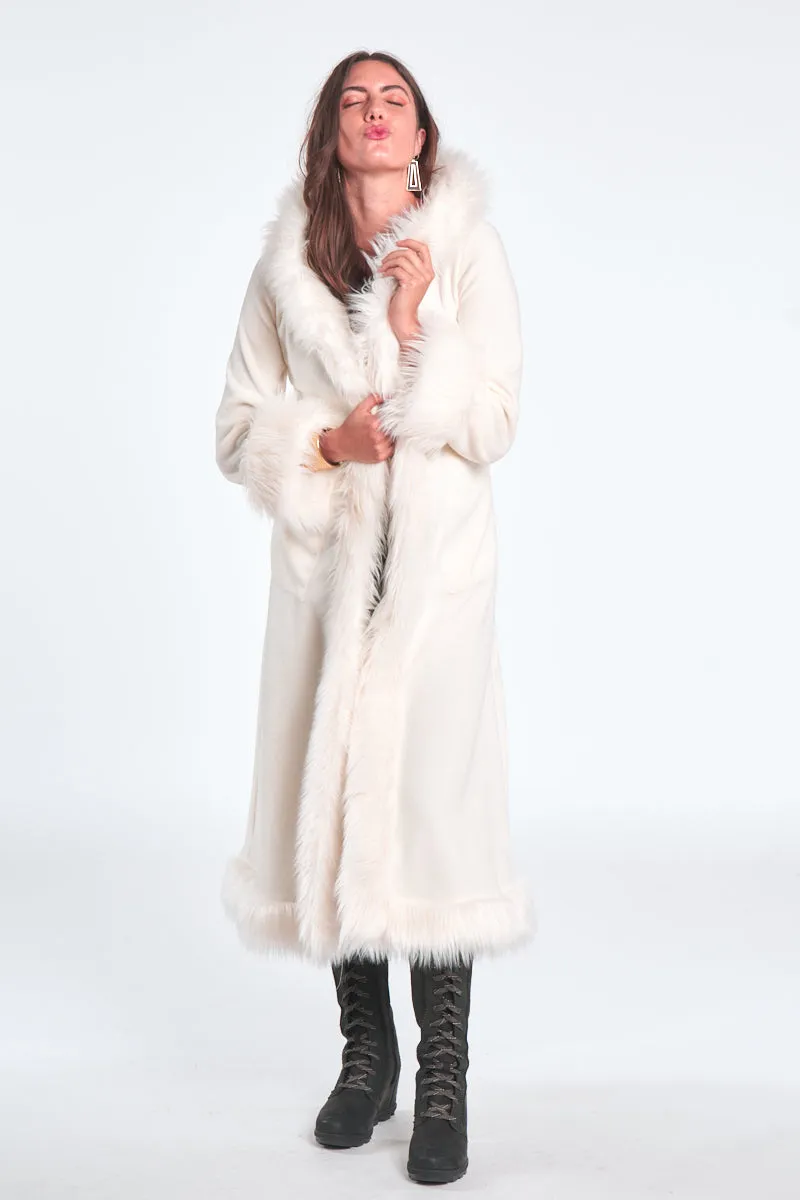 Classic Tamo Coat: Cream Coat   Cream Trim