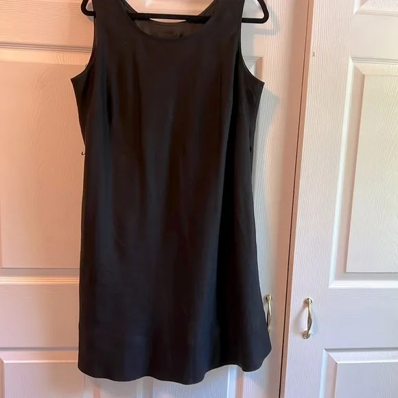 COOL. Petite Women's Black linen dress- full lined. Vintage.High Quality.