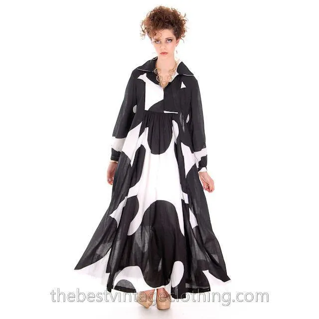 Dramatic Vintage 1960s Marimekko  Graphic Tent Dress Black & White S
