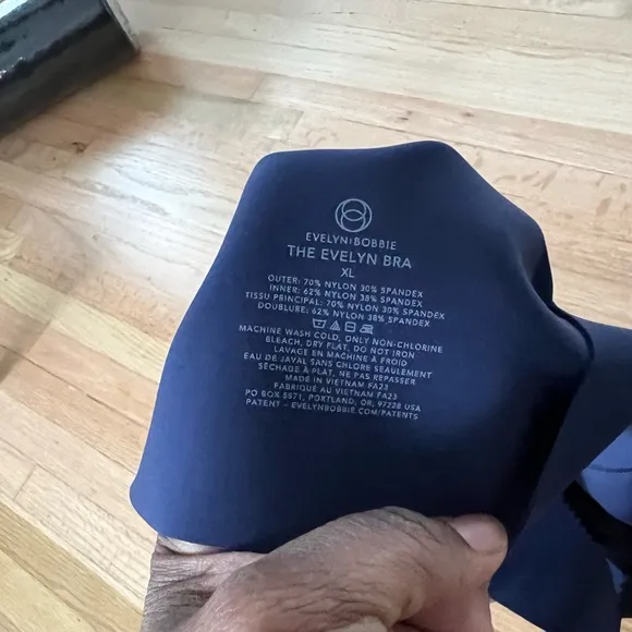 Evelyn &amp; Bobbie Size XL Seamless Navy Blue Women's Bra