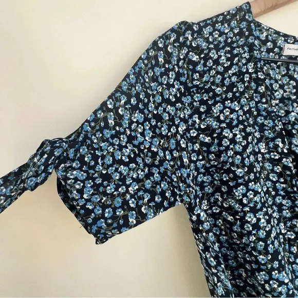 Faithfull the Brand Oslo Ditzy Blossom Village Blue Floral Mini Wrap Dress Us 4