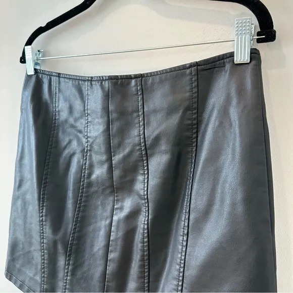Free People Layla Vegan Mini Women's Skirt Size 8 Moto Mobwife Festival Medium