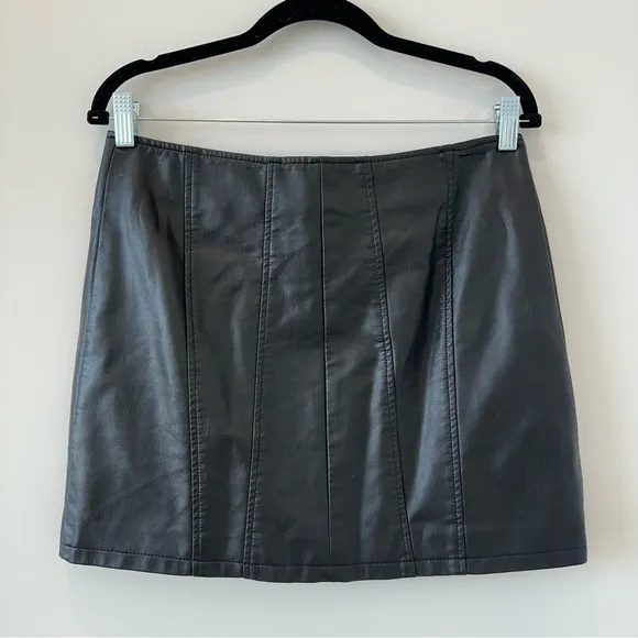 Free People Layla Vegan Mini Women's Skirt Size 8 Moto Mobwife Festival Medium
