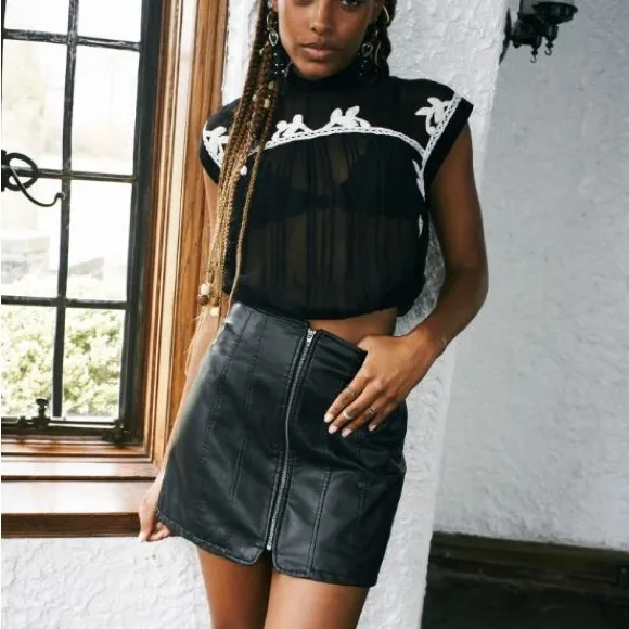 Free People Layla Vegan Mini Women's Skirt Size 8 Moto Mobwife Festival Medium