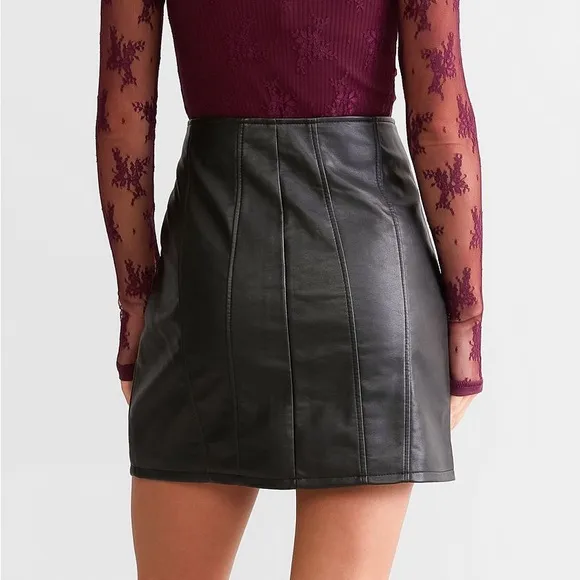 Free People Layla Vegan Mini Women's Skirt Size 8 Moto Mobwife Festival Medium