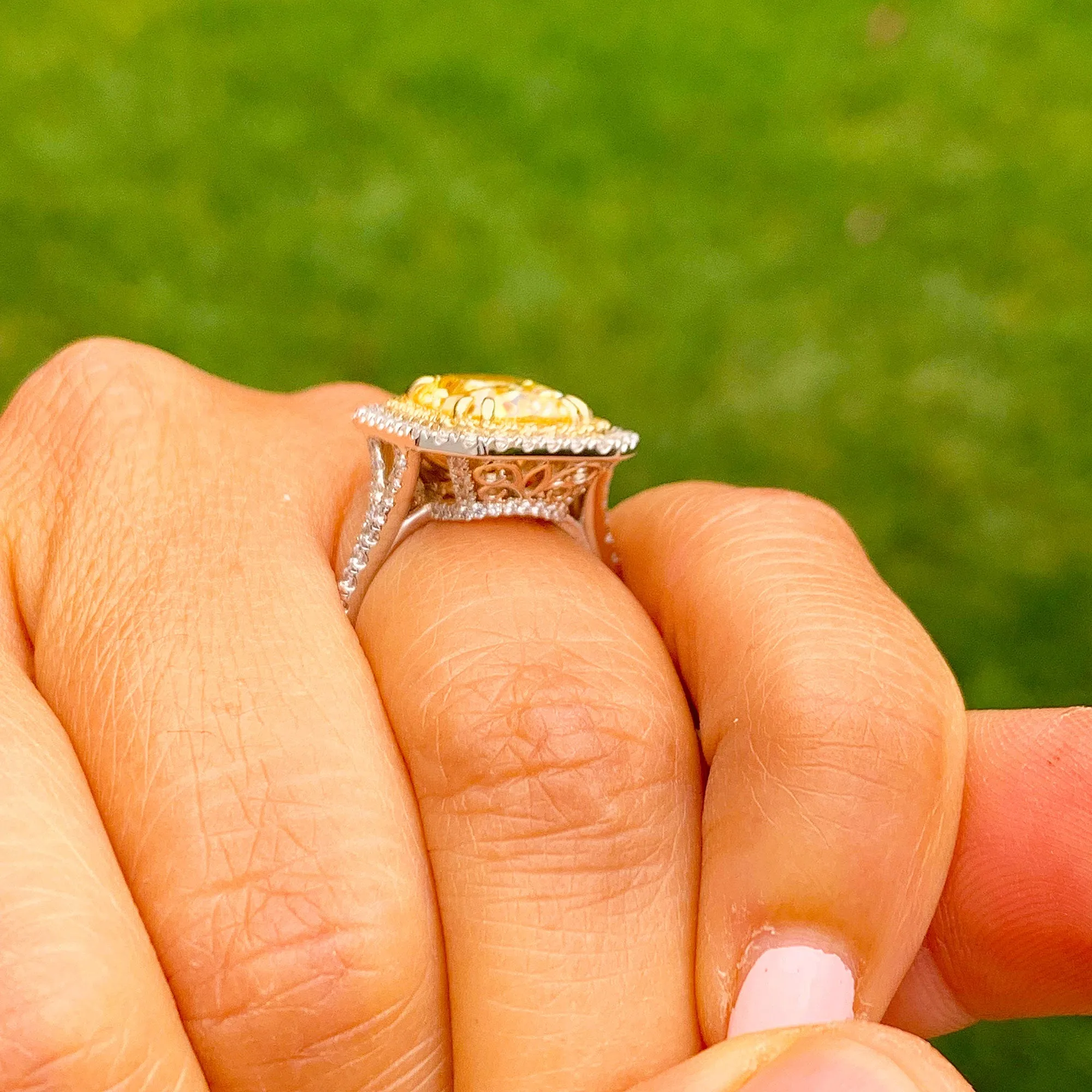 Huge Women's 14k solid white and yellow gold Light Fancy Yellow Radiant simulated and round cut natural diamond engagement ring Halo 6.00ct