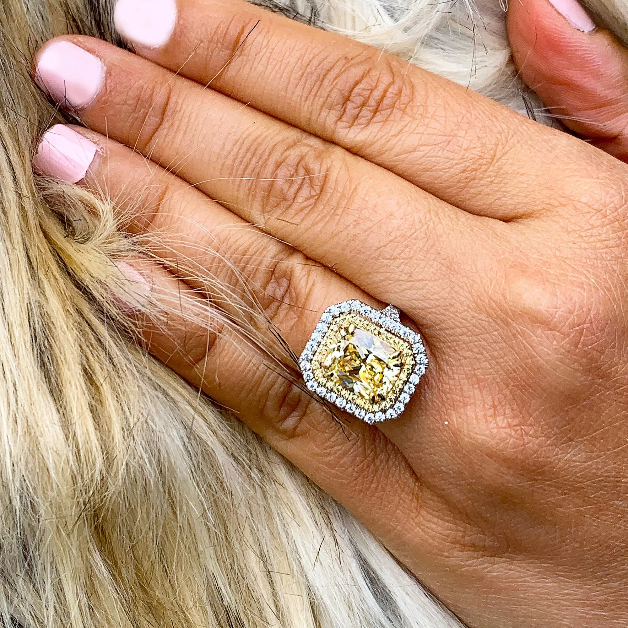 Huge Women's 14k solid white and yellow gold Light Fancy Yellow Radiant simulated and round cut natural diamond engagement ring Halo 6.00ct