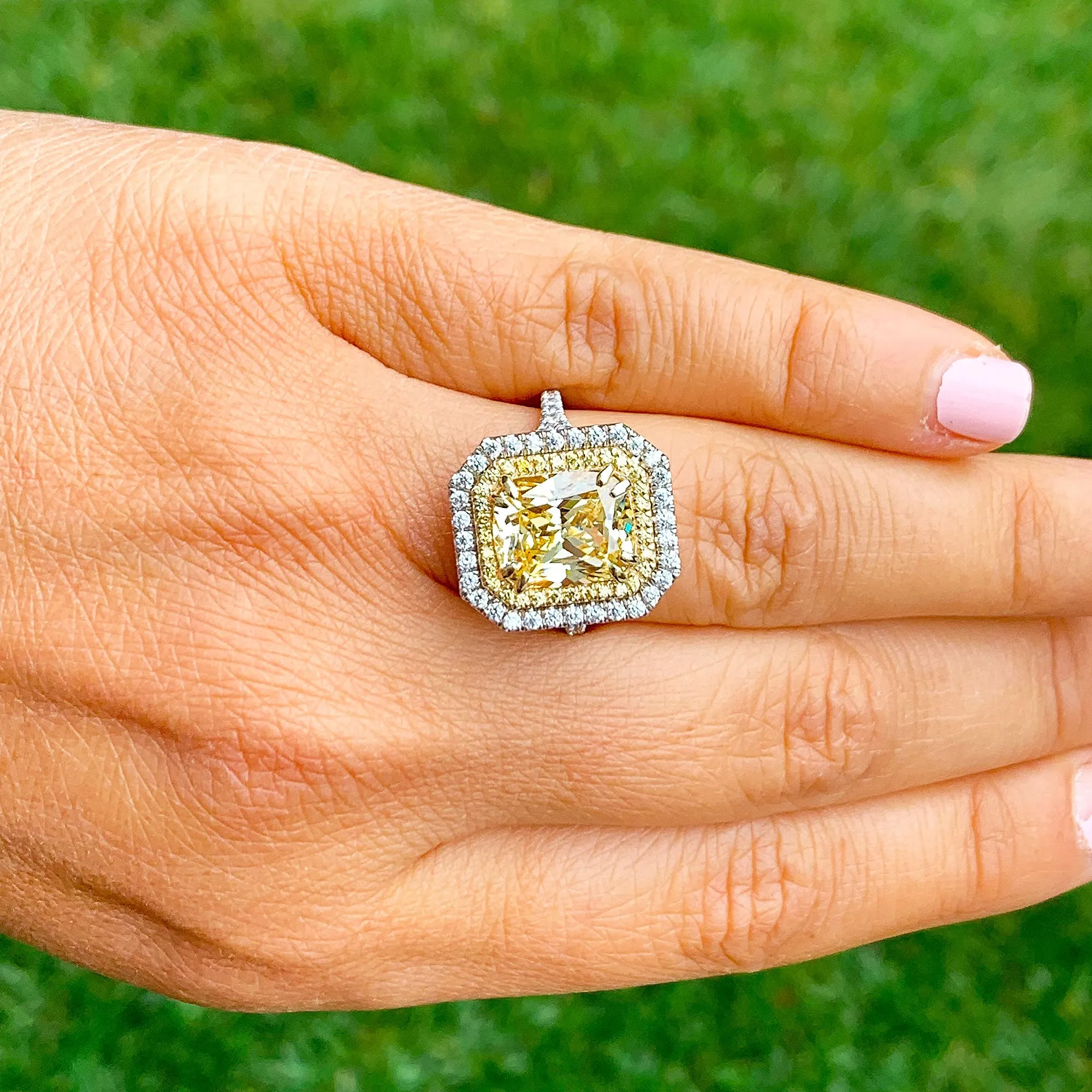 Huge Women's 14k solid white and yellow gold Light Fancy Yellow Radiant simulated and round cut natural diamond engagement ring Halo 6.00ct
