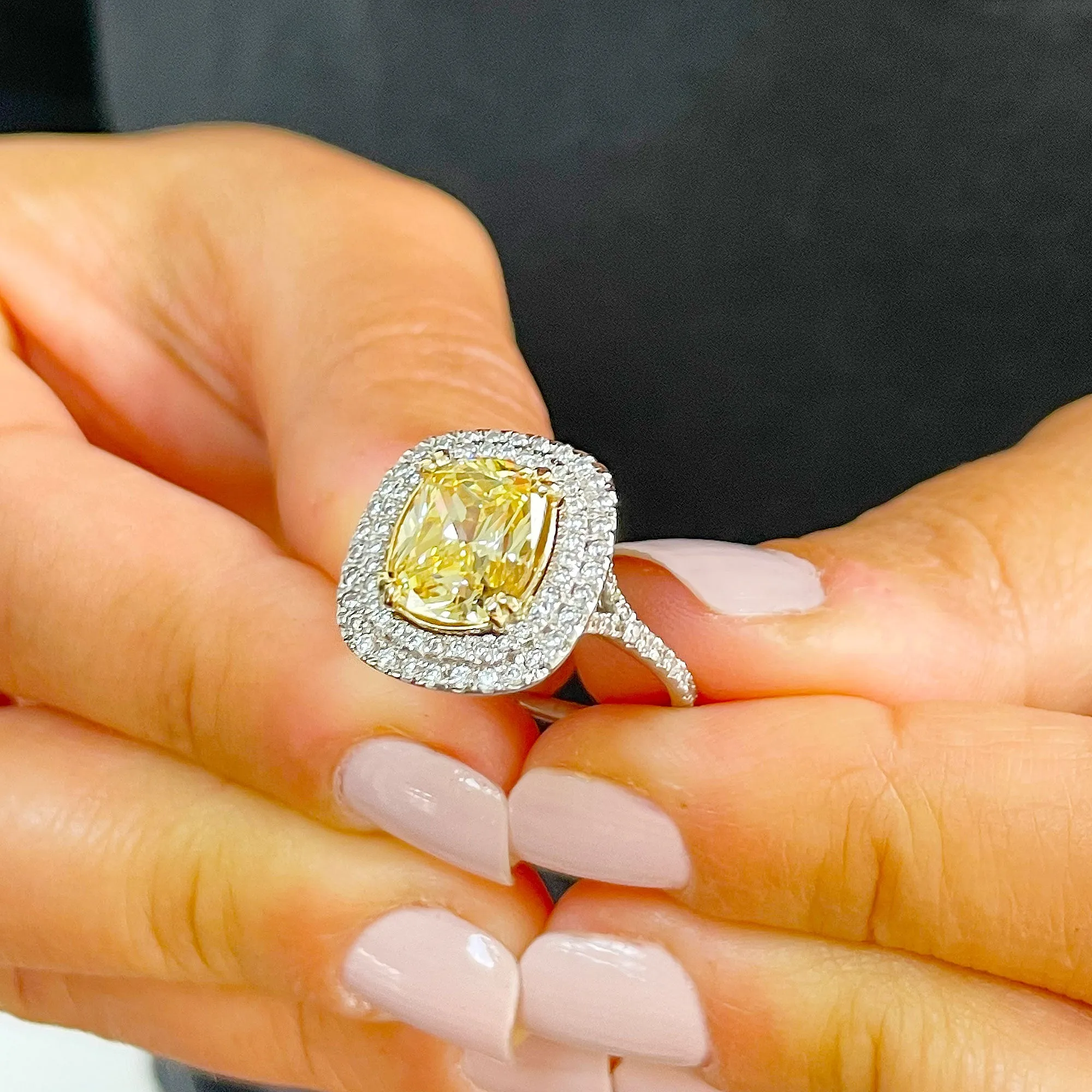 Huge Women's 14k solid white gold Fancy Yellow Cushion simulated and round cut natural diamond engagement ring Halo 4.20ct