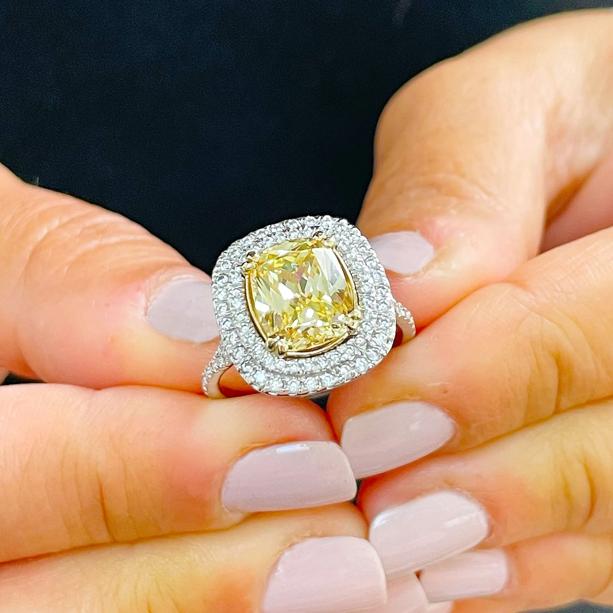 Huge Women's 14k solid white gold Fancy Yellow Cushion simulated and round cut natural diamond engagement ring Halo 4.20ct