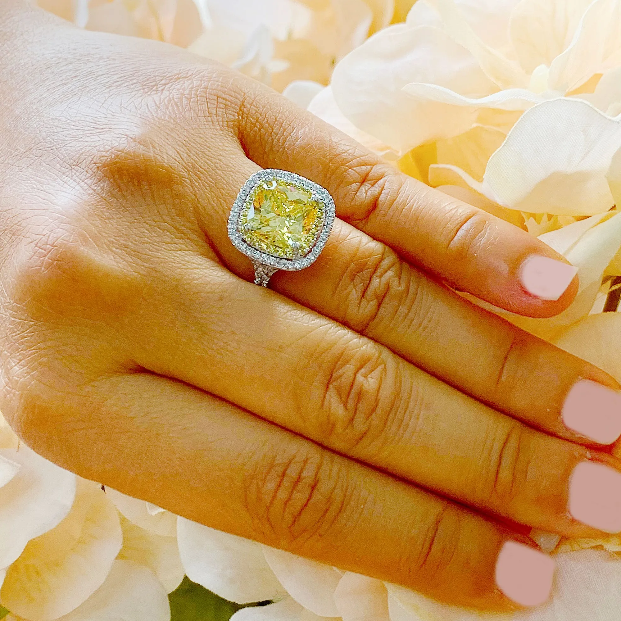 Huge Women's 14k solid white gold Fancy Yellow Cushion simulated and round cut natural diamond engagement ring Halo 5.70ct