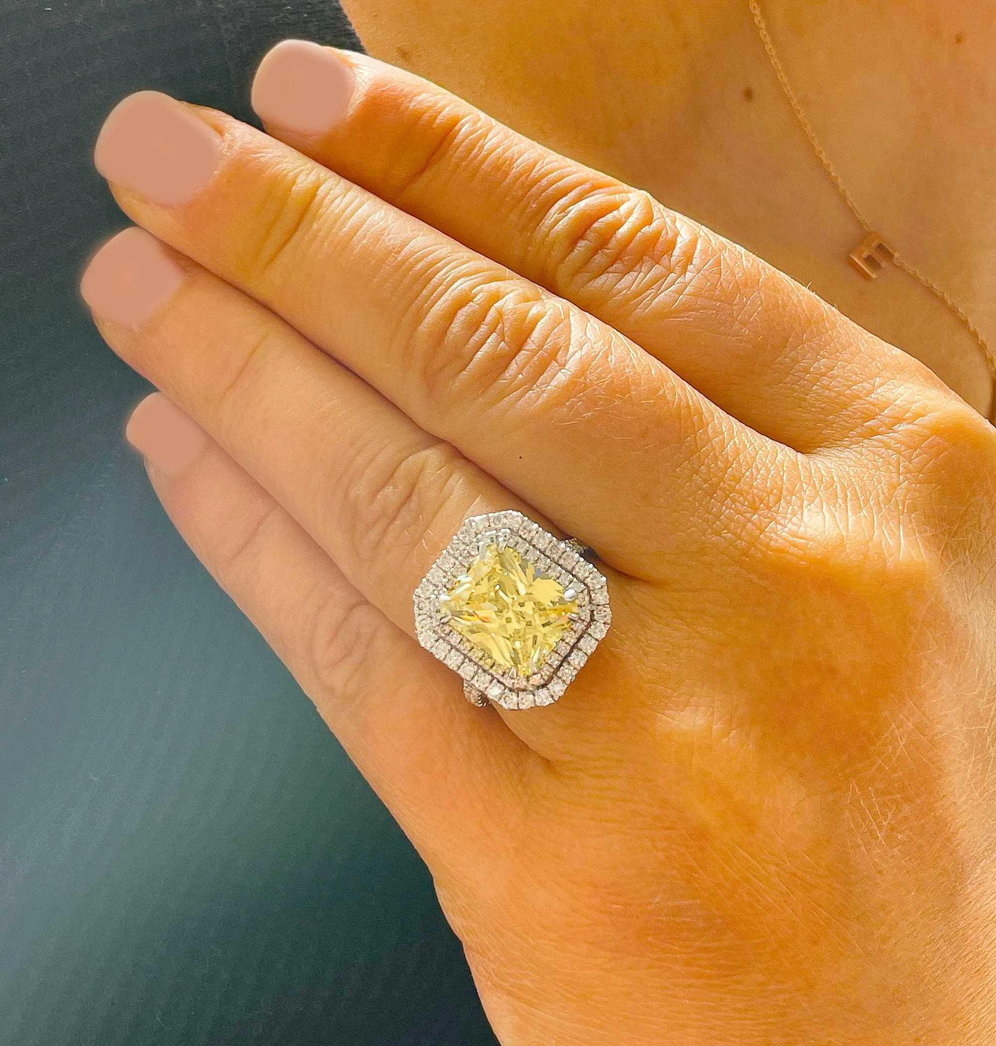 Huge Women's 14k solid white gold Light Fancy Yellow Radiant simulated and round cut natural diamond engagement ring Halo 6.00ct