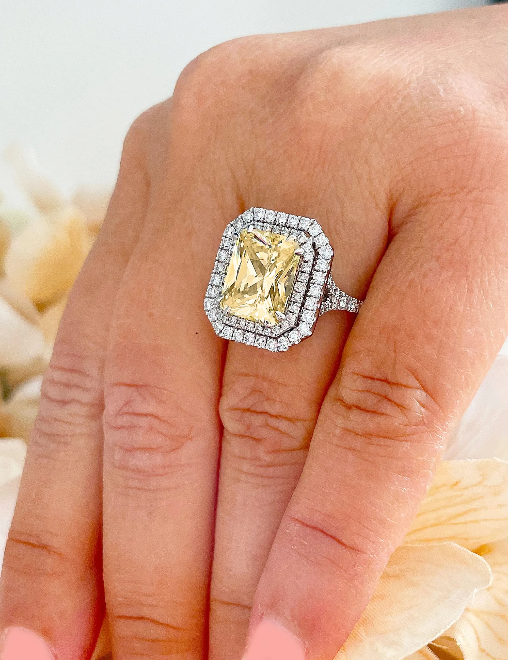 Huge Women's 14k solid white gold Light Fancy Yellow Radiant simulated and round cut natural diamond engagement ring Halo 6.00ct