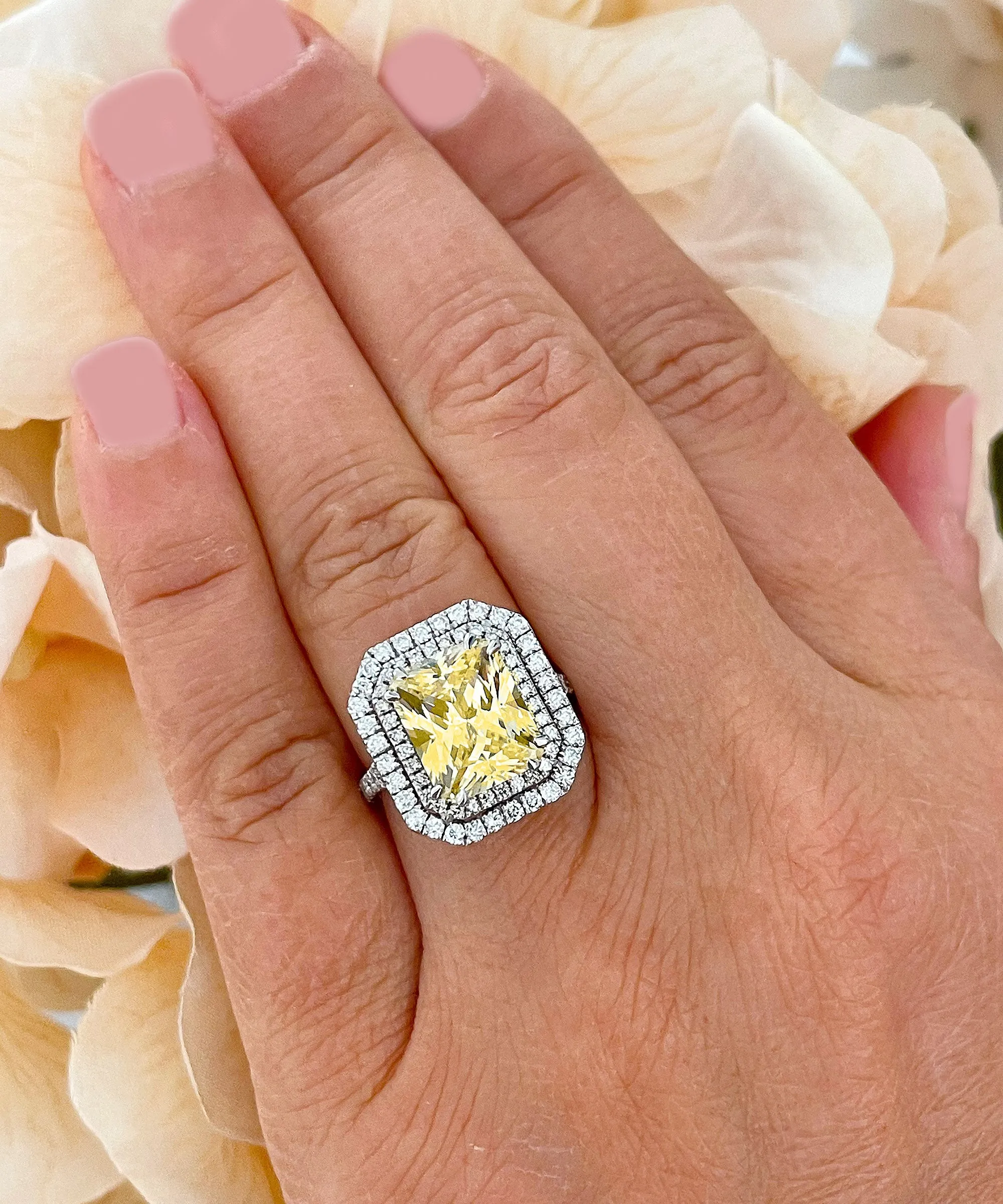 Huge Women's 14k solid white gold Light Fancy Yellow Radiant simulated and round cut natural diamond engagement ring Halo 6.00ct