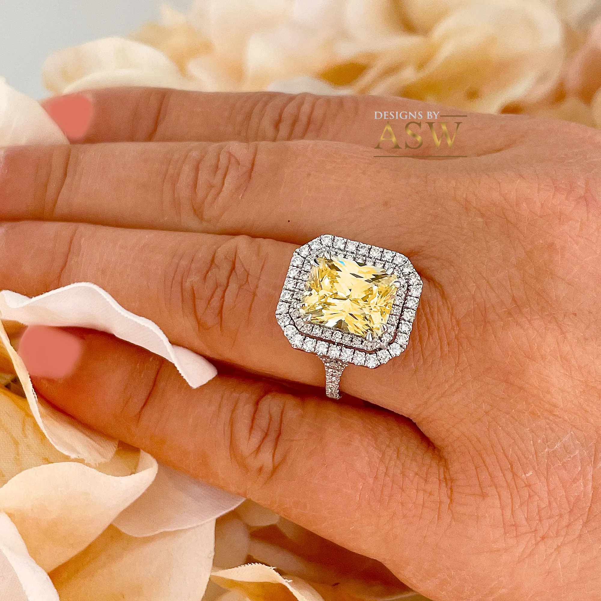 Huge Women's 14k solid white gold Light Fancy Yellow Radiant simulated and round cut natural diamond engagement ring Halo 6.00ct