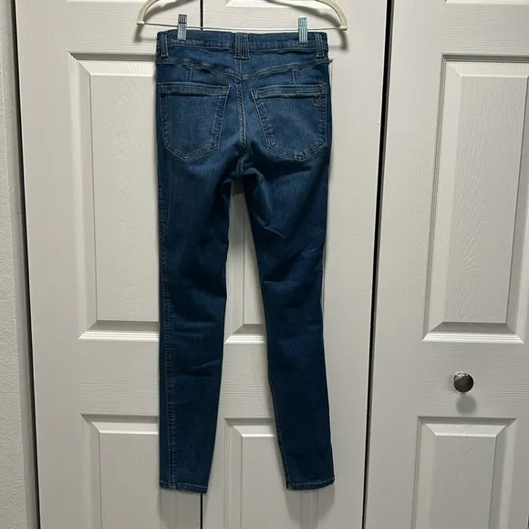 Kuhl Women's Kontour Flex Mid-Rise Denim Stretchable Skinny Pant Size 4 Regular