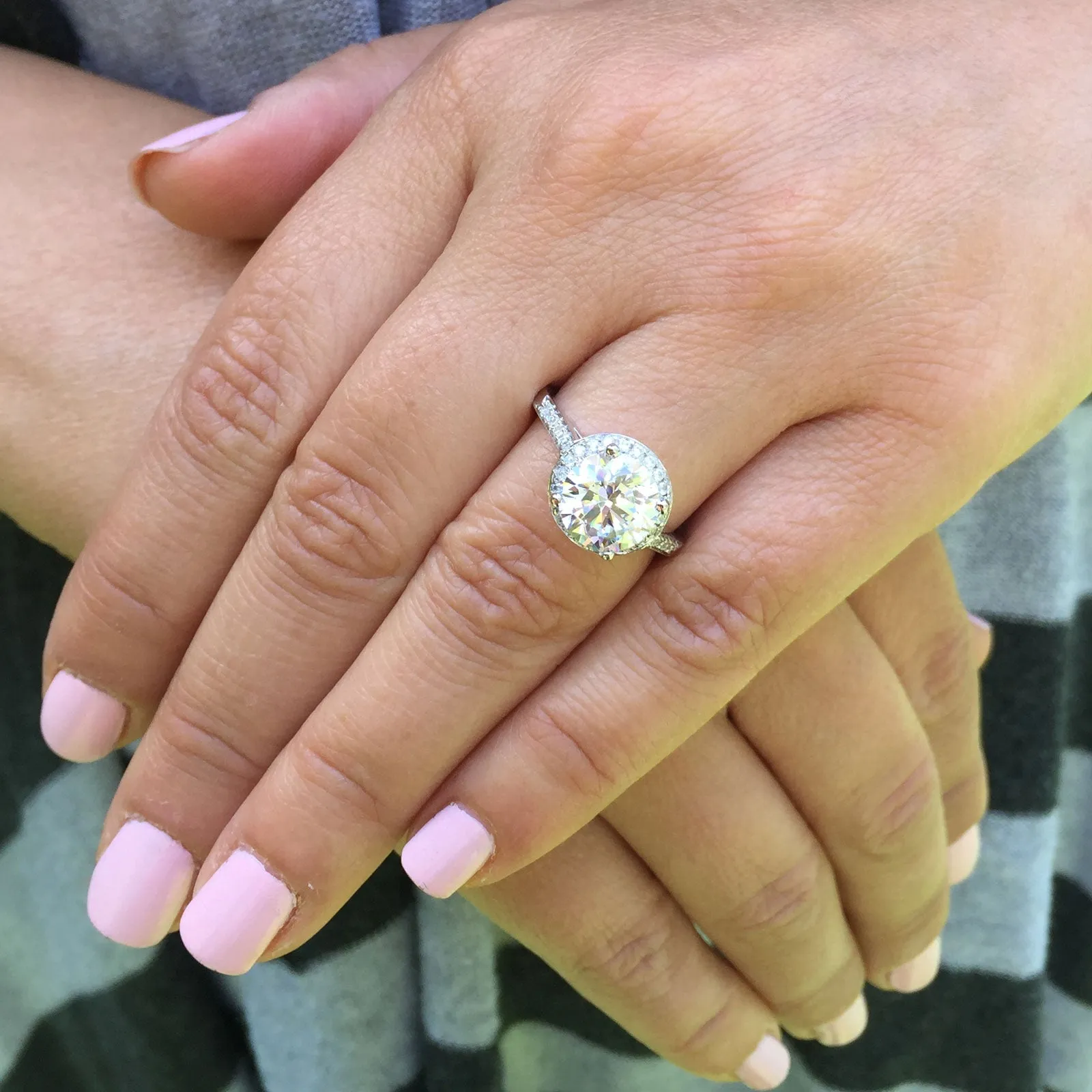 Large Women's 14K White Gold Round Cut Moissanite Diamond Engagement Ring Halo Prong Bridal Wedding Halo Natural Diamonds 3.50ctw