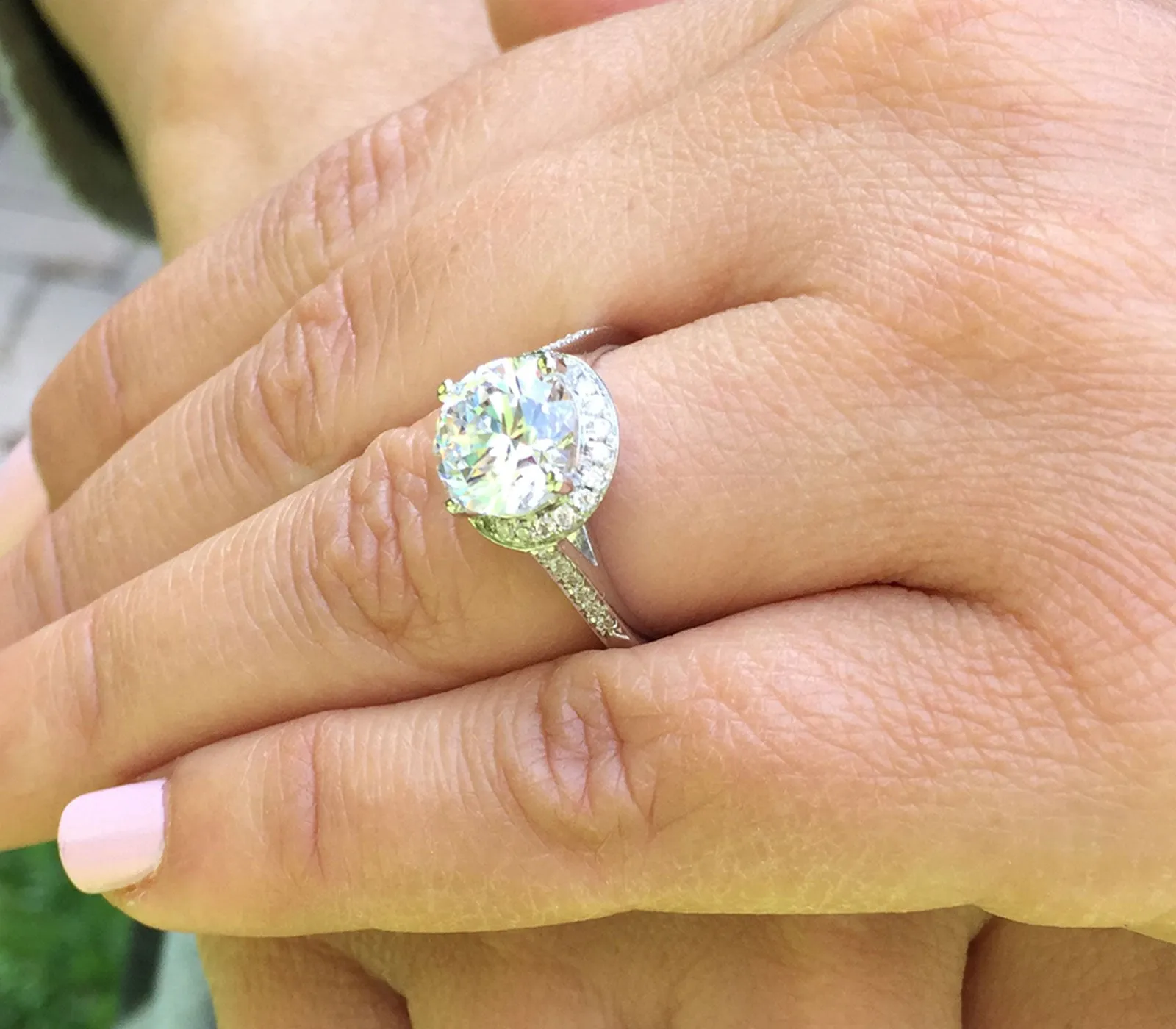 Large Women's 14K White Gold Round Cut Moissanite Diamond Engagement Ring Halo Prong Bridal Wedding Halo Natural Diamonds 3.50ctw
