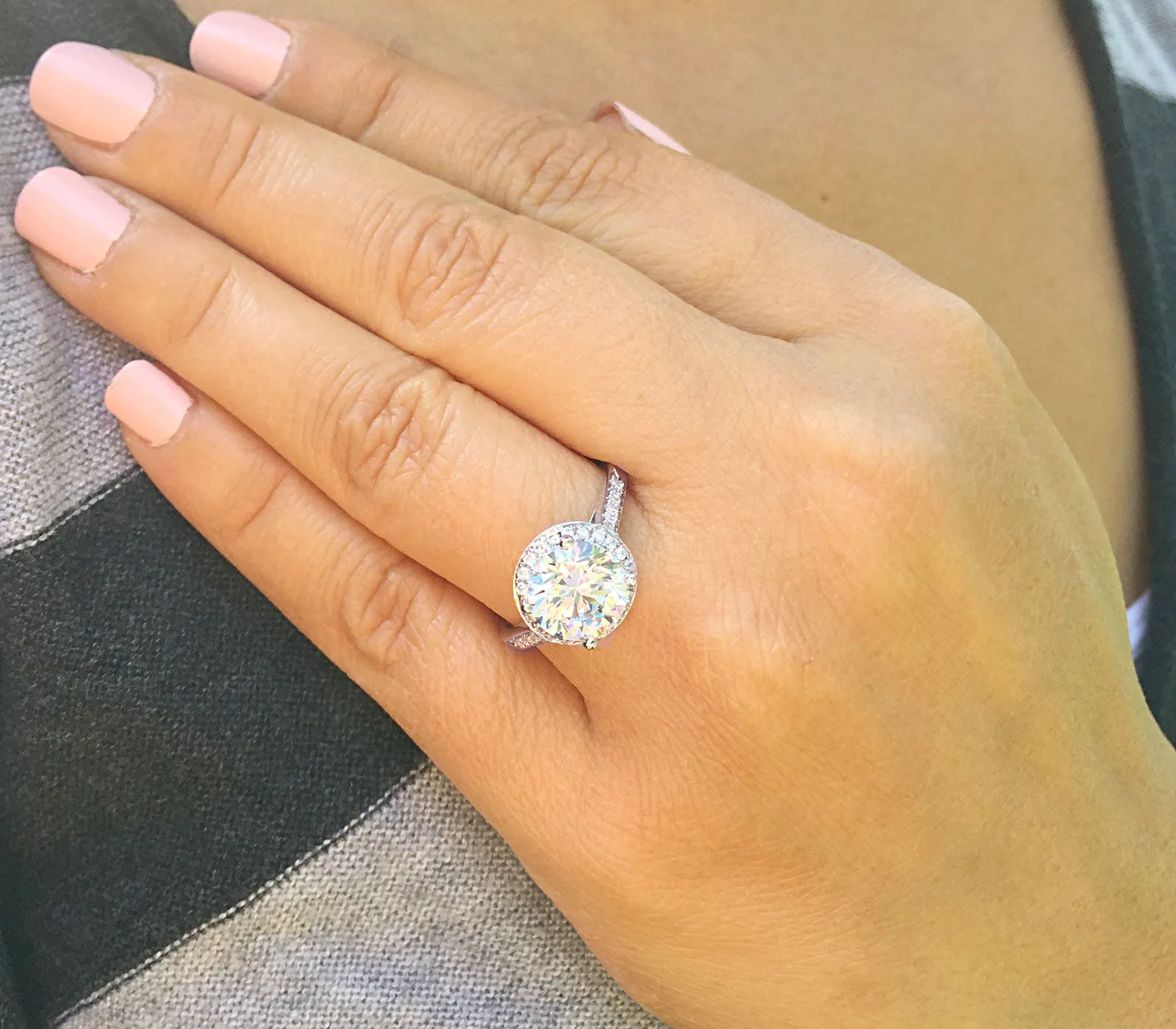 Large Women's 14K White Gold Round Cut Moissanite Diamond Engagement Ring Halo Prong Bridal Wedding Halo Natural Diamonds 3.50ctw