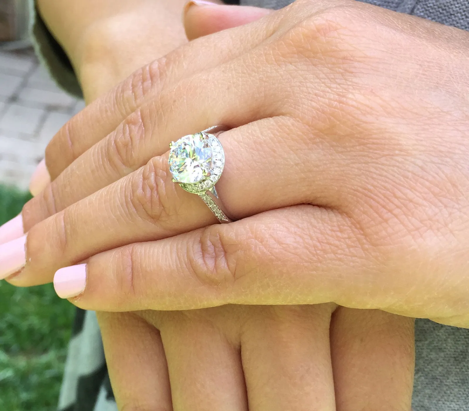 Large Women's 14K White Gold Round Cut Moissanite Diamond Engagement Ring Halo Prong Bridal Wedding Halo Natural Diamonds 3.50ctw