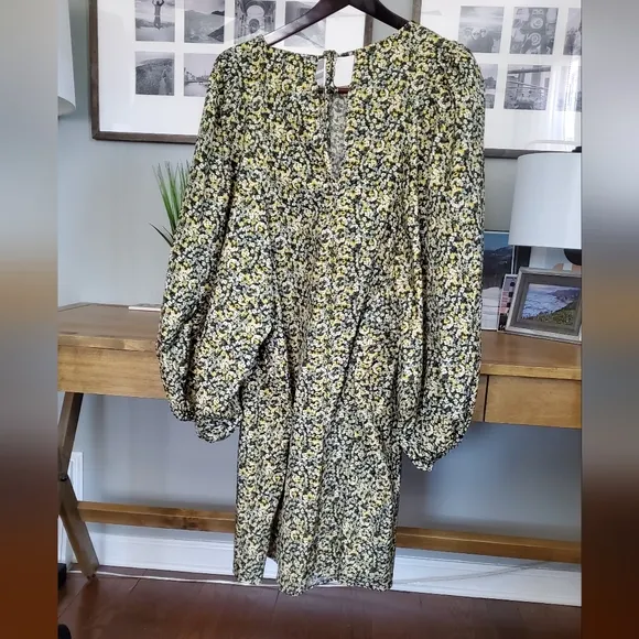 LIKE NEW H&amp;M Dress Yellow Floral Balloon Sleeve A-Line Mini Dress