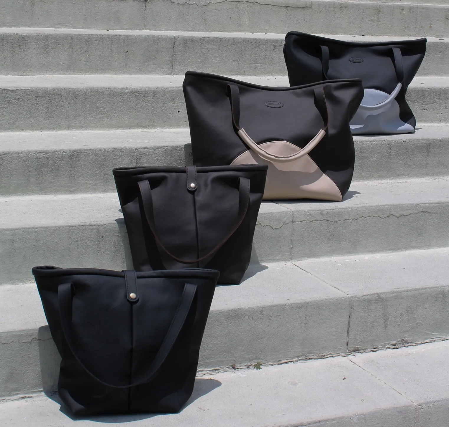 Luxe Tote- Carbon Elemental