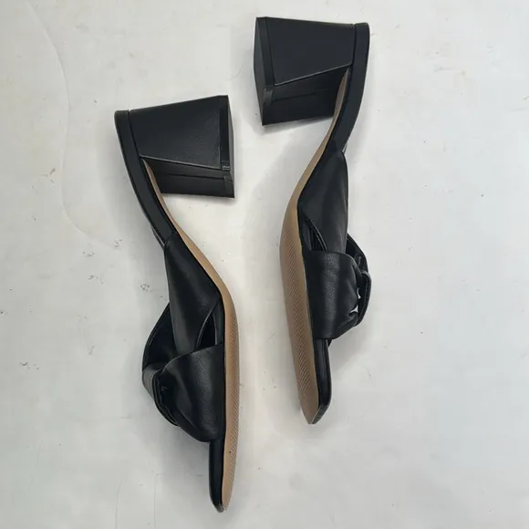 Marc Fisher Women's Calia Heeled Black Leather Sandals NWOT S-277 Sz 9.5