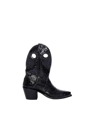 Molly Black Python
