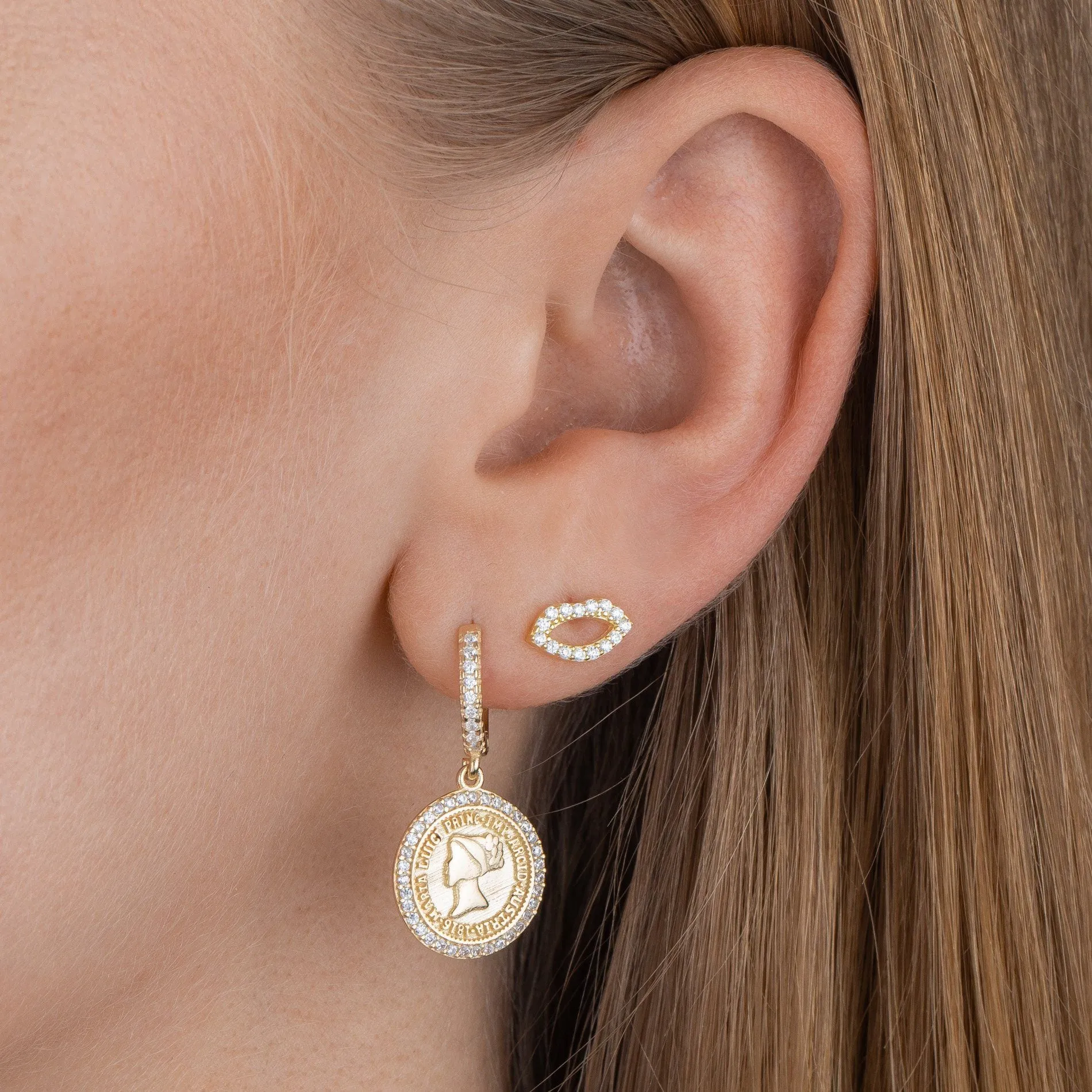 Pavé Lip Stud Earring