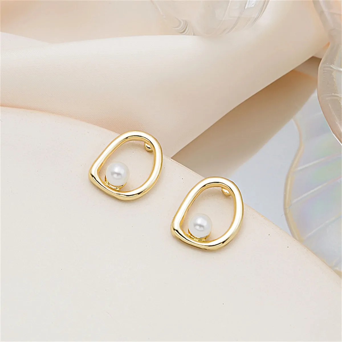 Pearl & 18K Gold-Plated Openwork Round Stud Earrings