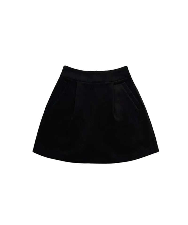 Q.C PLAY: Pintuck Pocket A-Line Balloon Skirt [Inner Pants Built-in] - 2colors