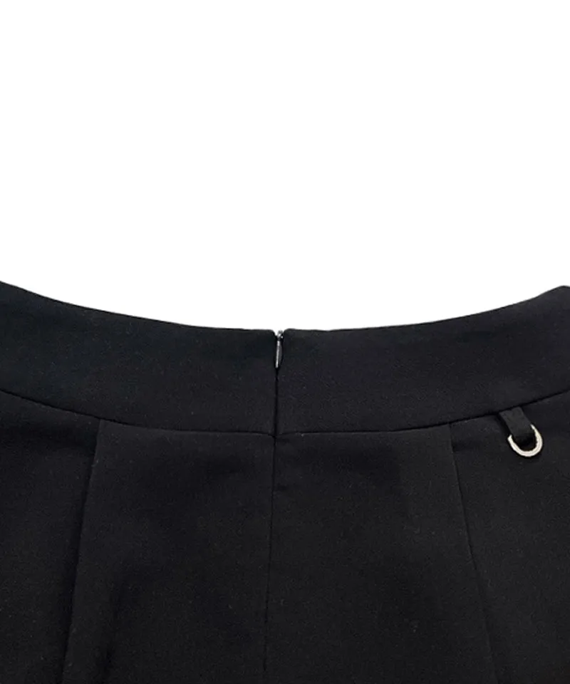Q.C PLAY: Pintuck Pocket A-Line Balloon Skirt [Inner Pants Built-in] - 2colors