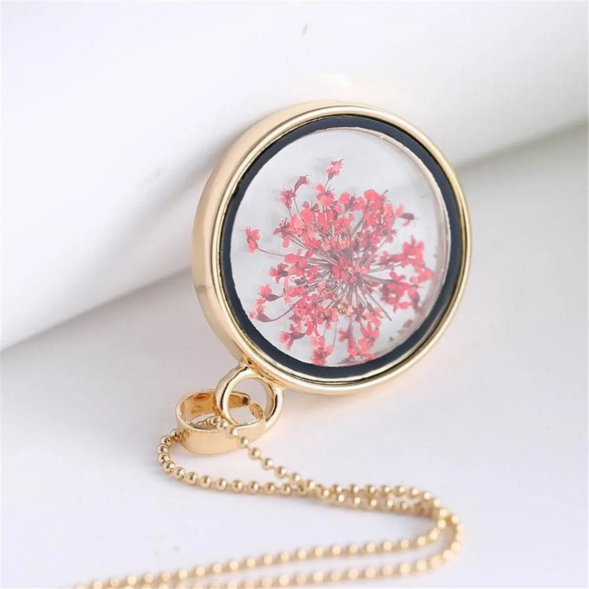 Red Pressed Gypsophila & 18K Gold-Plated Round Pendant Necklace