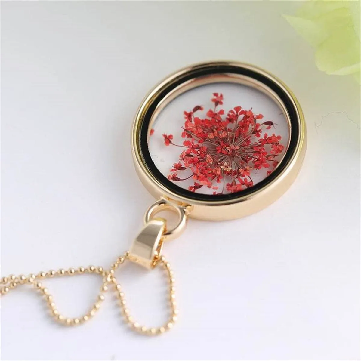 Red Pressed Gypsophila & 18K Gold-Plated Round Pendant Necklace
