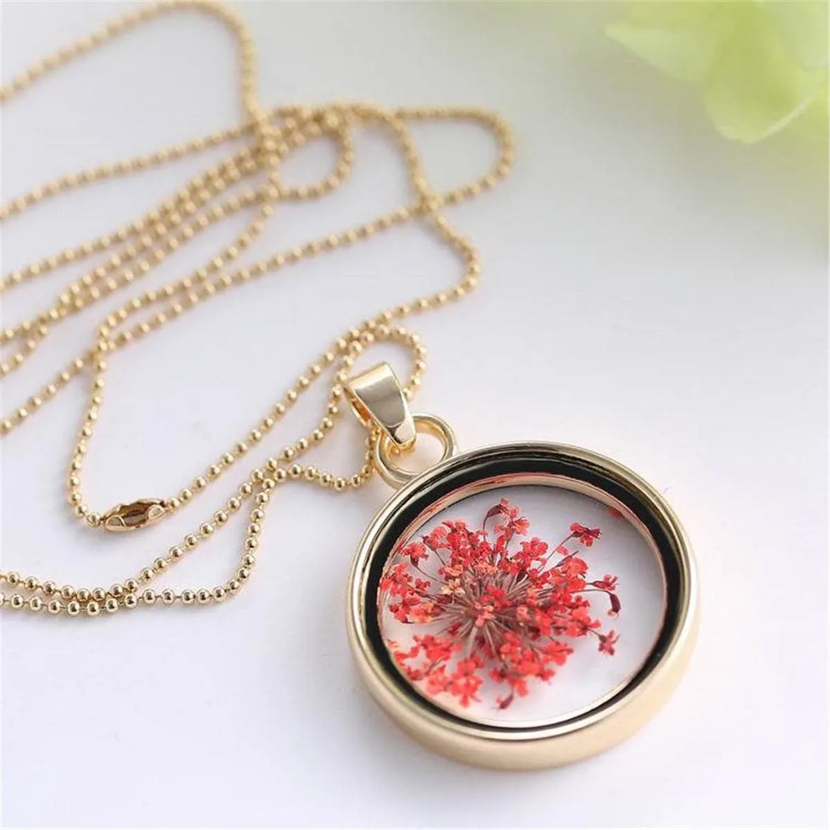 Red Pressed Gypsophila & 18K Gold-Plated Round Pendant Necklace