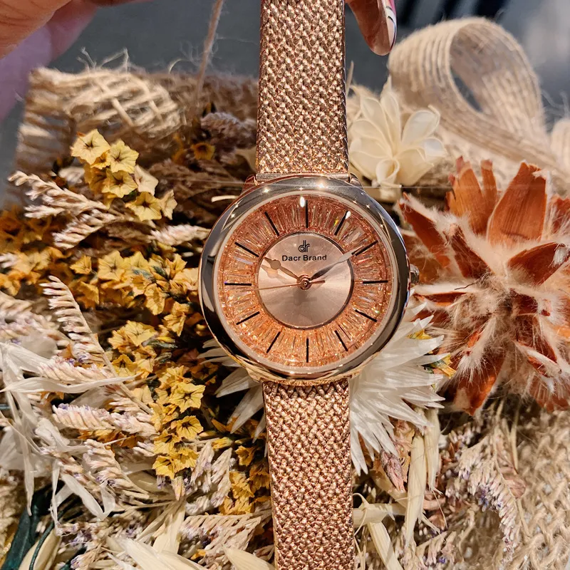 Shining Dial Mesh Strap Women's Wristwatch