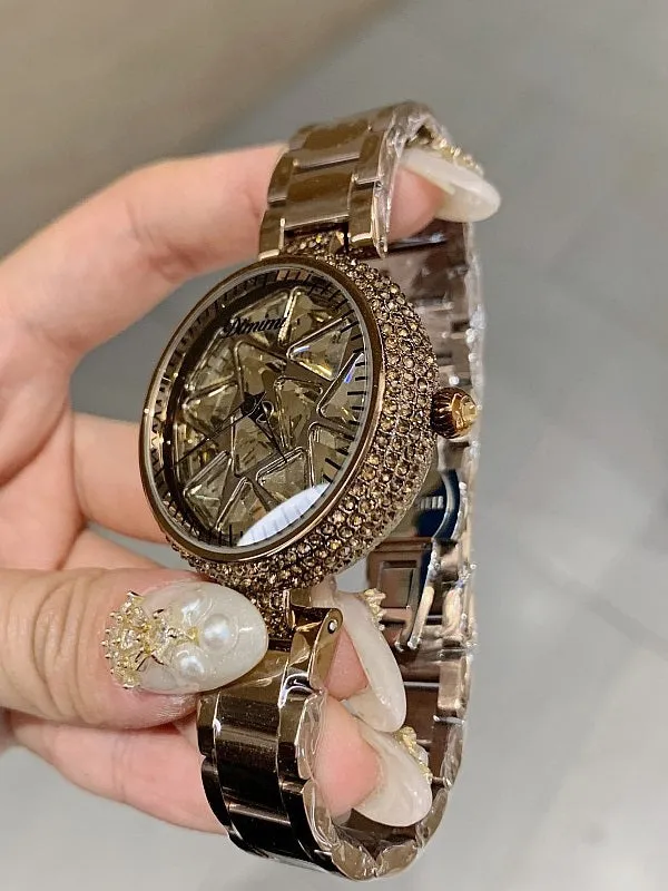 Shining Triangle Pattern Women's Watch