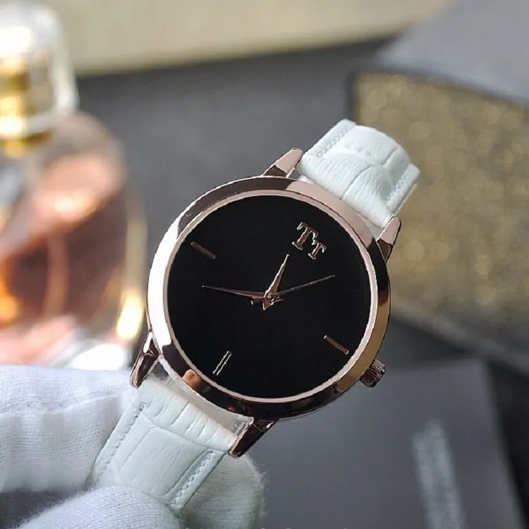 Simple Round Dial Leather Strap Women's Watch