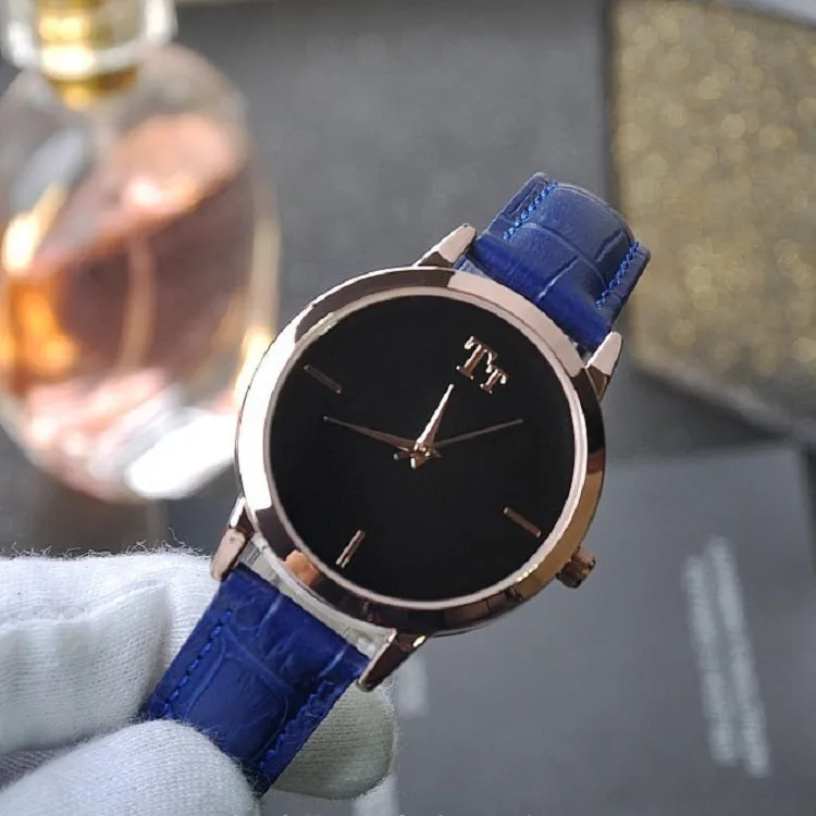 Simple Round Dial Leather Strap Women's Watch