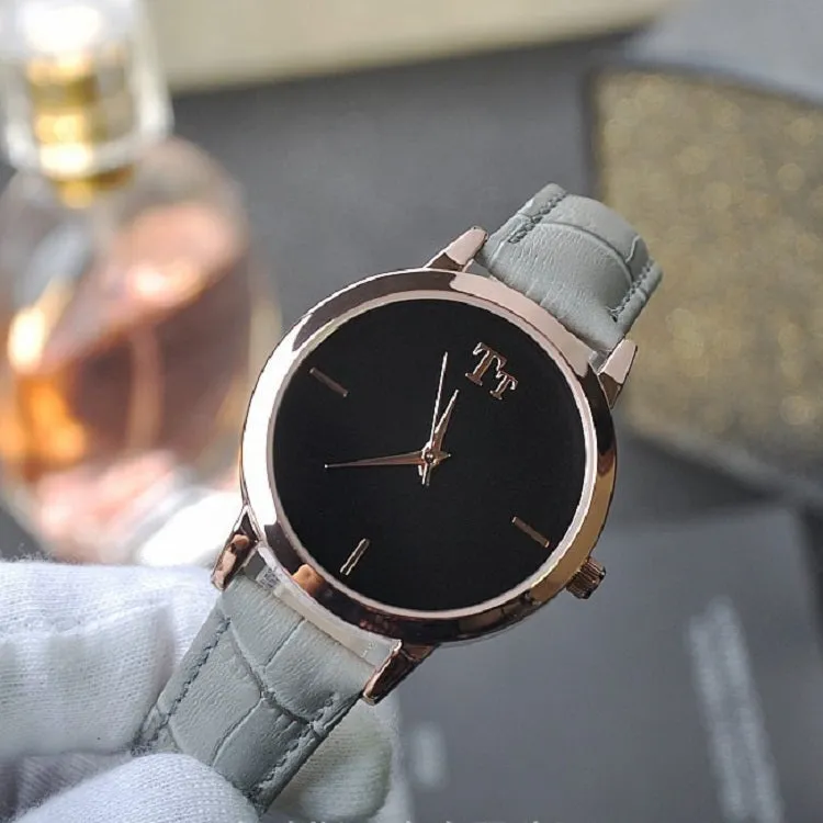 Simple Round Dial Leather Strap Women's Watch