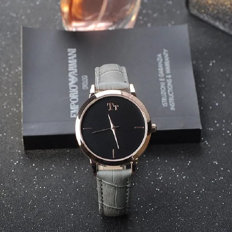 Simple Round Dial Leather Strap Women's Watch